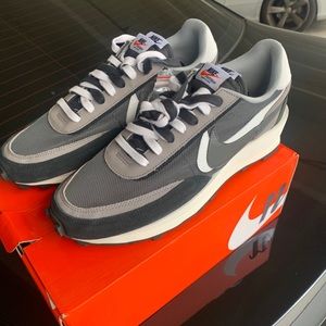 Nike Sacais Black and white